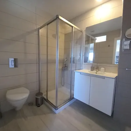 Belch1952 Daire Lagos