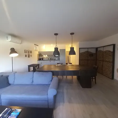 Belch1952 Apartment *